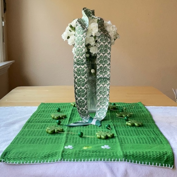 ππ§£COACH SIGNATURE PRINT SKINNY SCARF ππ§£ - Picture 8 of 16